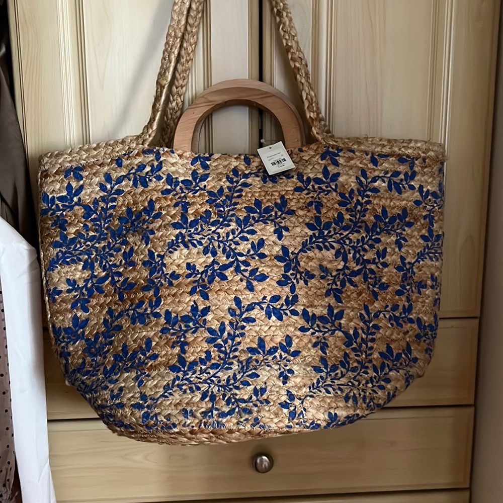 Big brown and blue beach bag with handles. Never worn. Still with tags